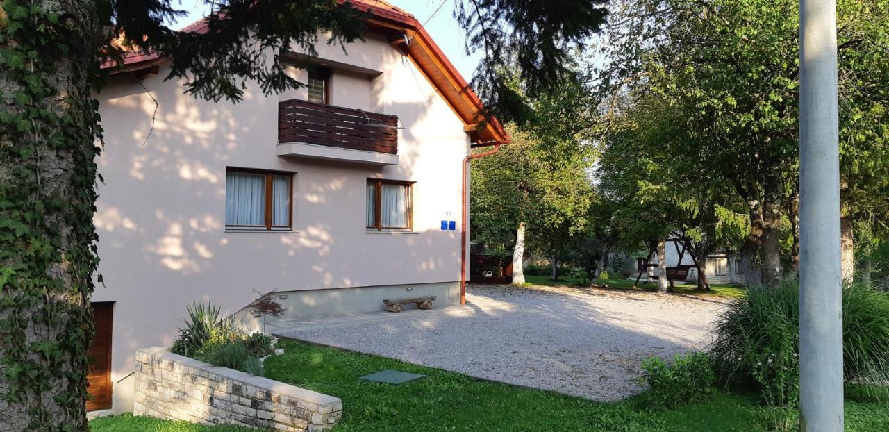 Apartments Woodnotes Licko Petrovo Selo Luaran gambar