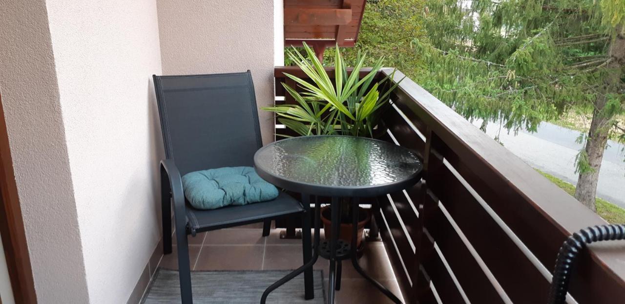 Apartments Woodnotes Licko Petrovo Selo Luaran gambar