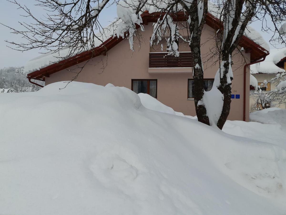 Apartments Woodnotes Licko Petrovo Selo Luaran gambar